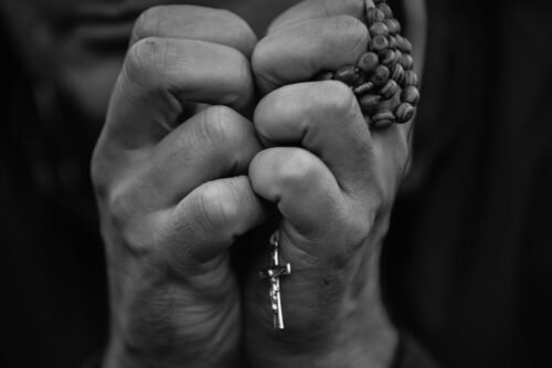Grupos de Oración en la Escuela de María Reina de la Paz